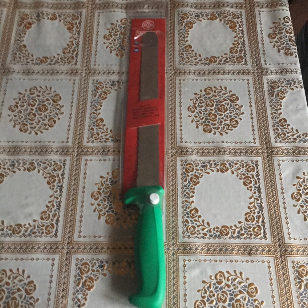 Mundial 10” Slicer with Serrated Edge